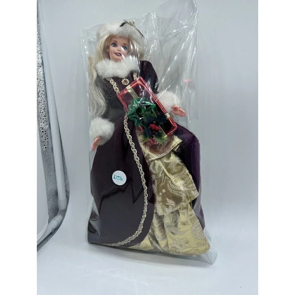 Vintage 1996 Mattel Barbie Happy Holidays Doll Special Edition 15646 W/ Gift